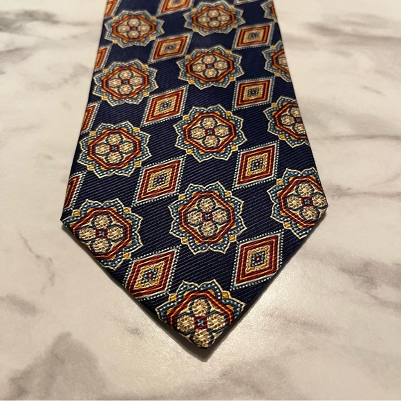 Burberry Silk Geometric Tie - Picture 5 of 5